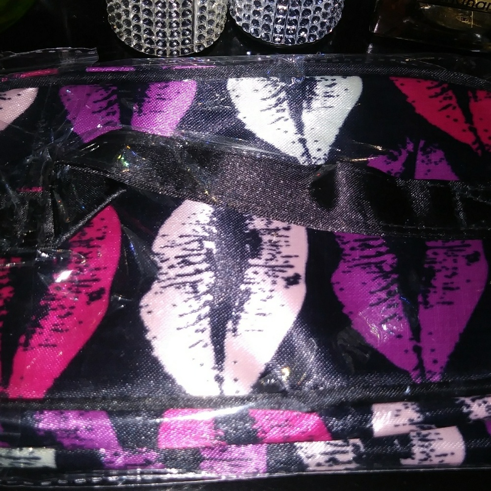 Lips Carry-On Cosmetic Bag - Picture 3 of 4